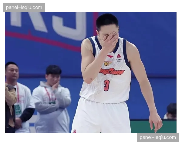 第二届CBA俱乐部杯决赛阶段开打，山东、上海率先闯入四强